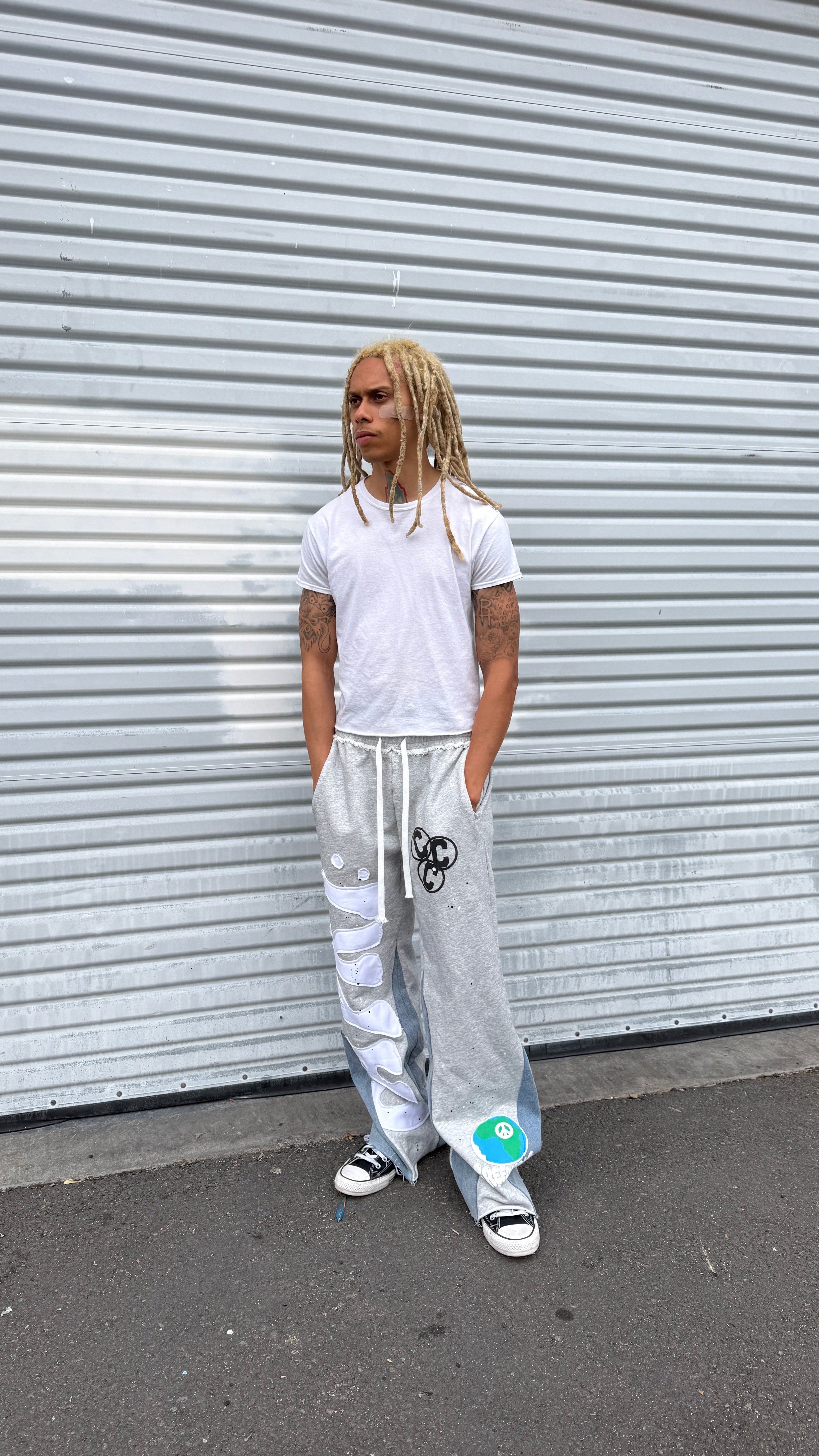 DENIM FLARED SWEATS.